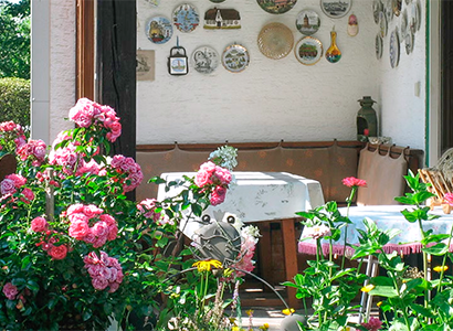 Gartenlaube und Terrasse Gartenlaube und Terrasse